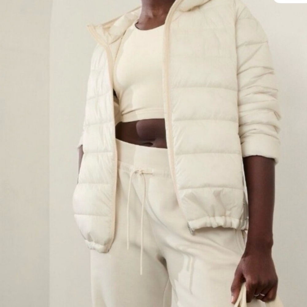 Athleta Aire Puffer Jacket NWT medium
